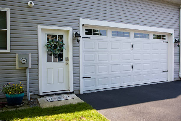 24/7 Emergency Garage Door Panel Replacement experts in Hope Mills, NC